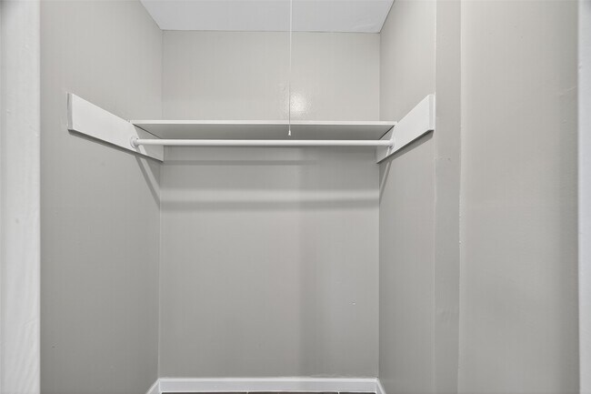 Building Photo - 5126 Denoron Dr