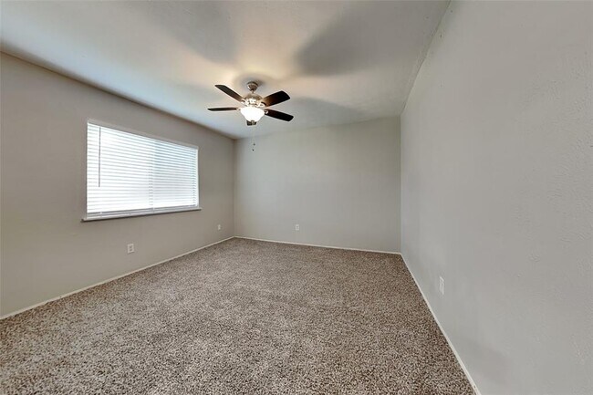 Building Photo - 18311 Navajo Trail Dr