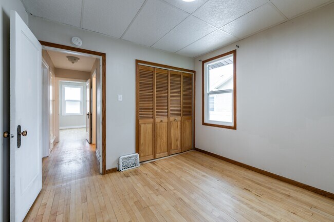 Building Photo - 2526 1st Ave N