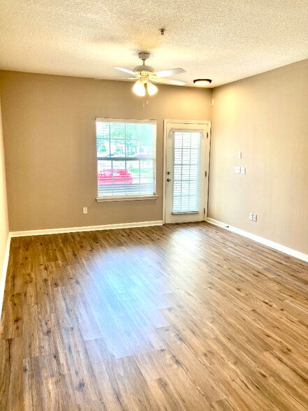 Building Photo - 2200 Marsh Hawk Ln