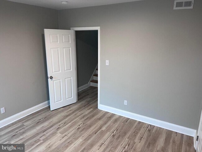 Building Photo - 137 Vassar St