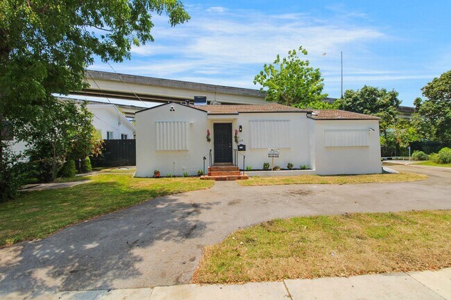 Primary Photo - 736 NW 41st St