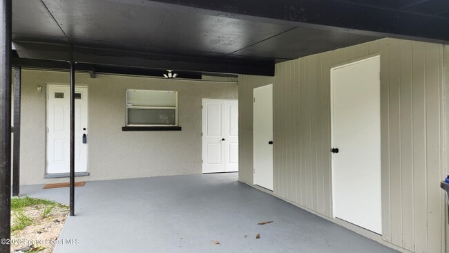 Building Photo - 102 S Christmas Hill Rd