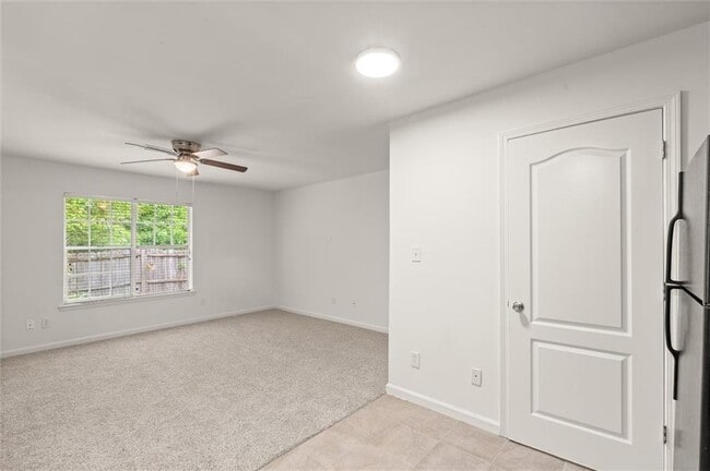 Building Photo - 5058 Jonesboro Rd