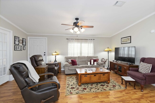 Building Photo - Nokomis Lake Village 3 bed/2bath