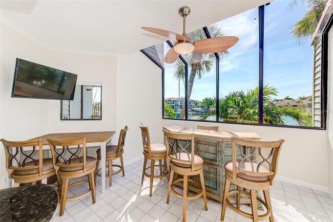 Building Photo - 557 Pinellas Bayway S