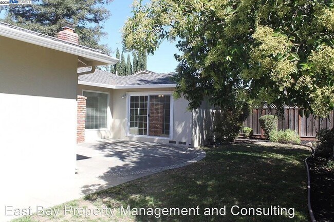 Building Photo - 843 Avalon Way