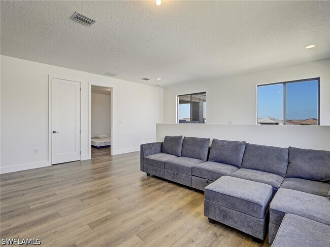 Building Photo - 5126 Panella Ave