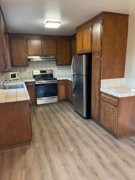 Building Photo - 1304 Versailles Ave