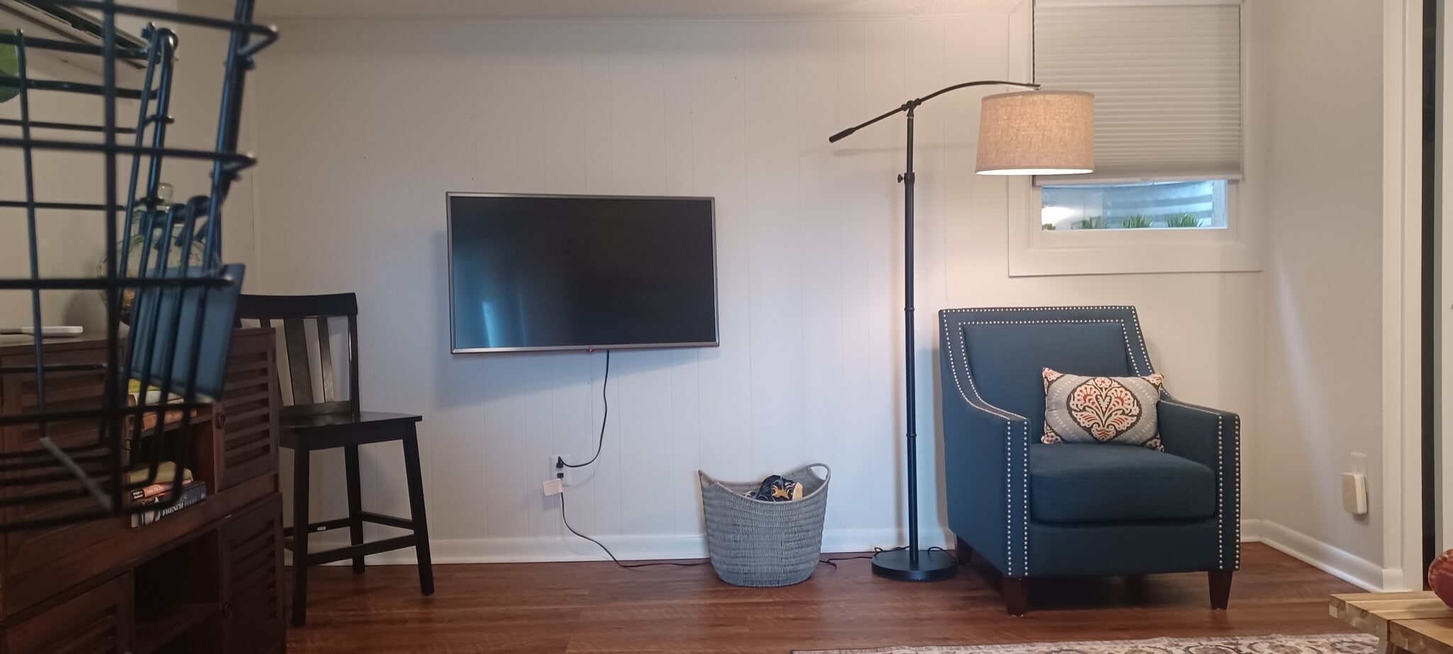 Building Photo - 402 13th ST NE