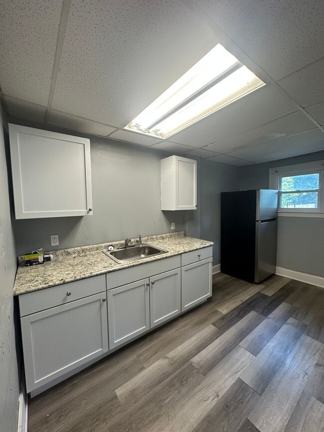 Building Photo - 2337 15th St SW