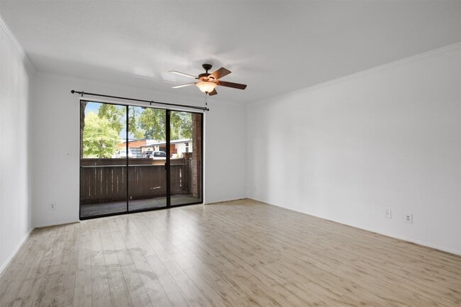 Building Photo - 2475 Underwood St