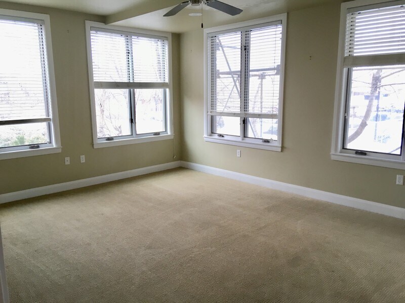 Building Photo - 88 S 900 E