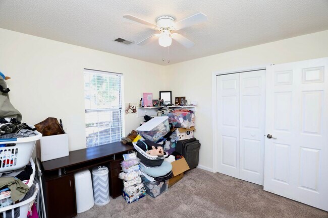 Building Photo - 21 N Trace Ct