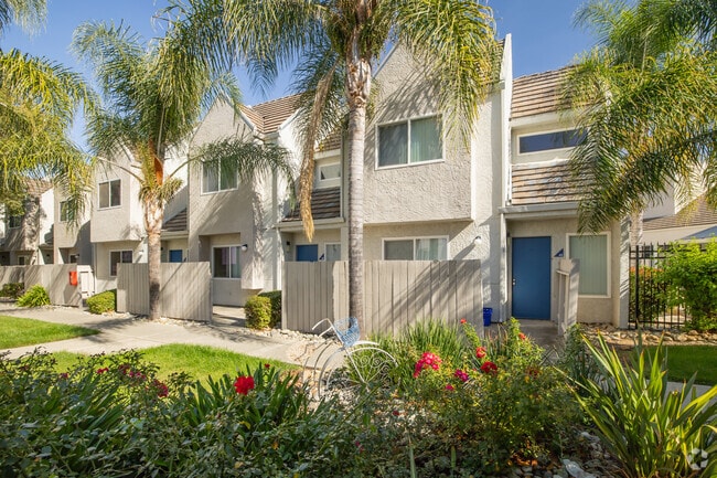 Alternate Building Photo - Fountain Circle Townhomes