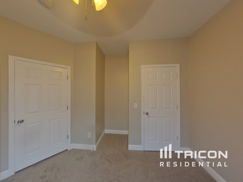 Building Photo - 3335 Renaissance Cir