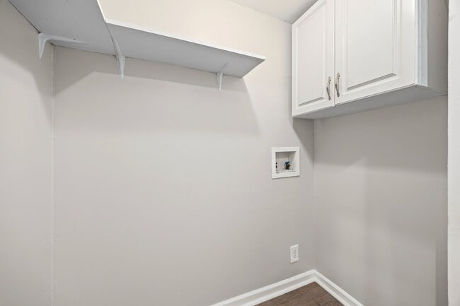 Building Photo - Freshly painted 3-bed, 2-bath home in the firestone are of Gastonia!