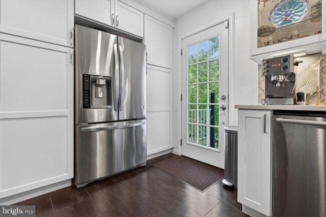 Building Photo - 5211 Nebraska Ave NW
