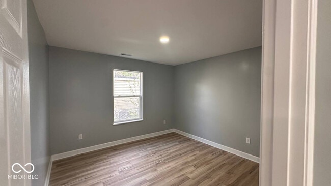 Building Photo - 1107 E Mulberry St