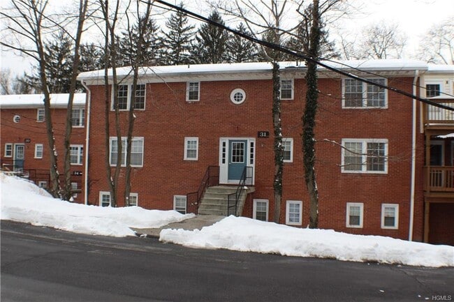 Primary Photo - 31 Huguenot St