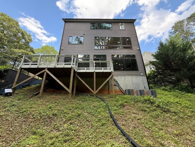 Building Photo - Incredible 5BD, 4.5BA Wake Forest Home Nea...