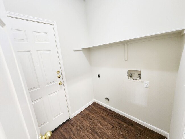 Building Photo - 1503 Cedar Park Dr