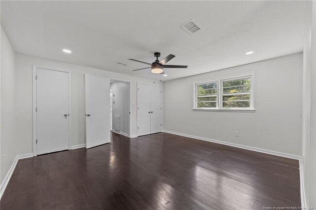 Building Photo - 13520 Oakwood Dr