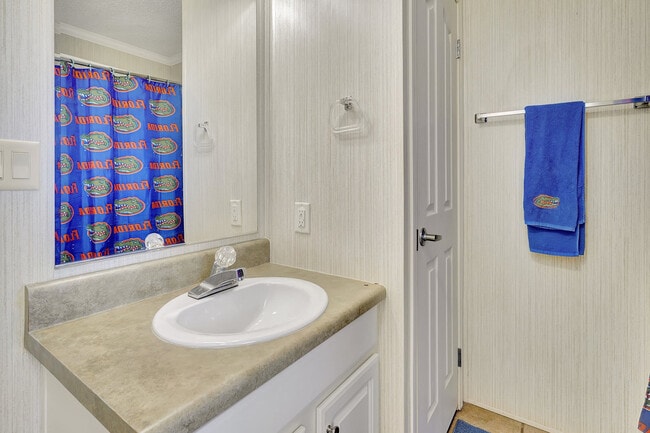 Building Photo - 4730 Almar Dr