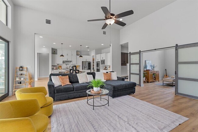 Building Photo - 264 Wellborn Rd