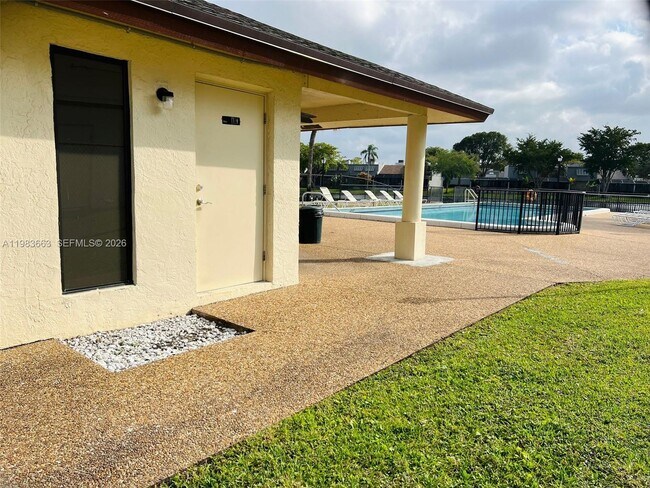 Building Photo - 11304 Taft St