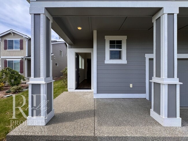 Building Photo - Warm & Inviting 4-Bedroom Home with Vaulted Ceilings, Loft, Fireplace & Fenced Backyard
