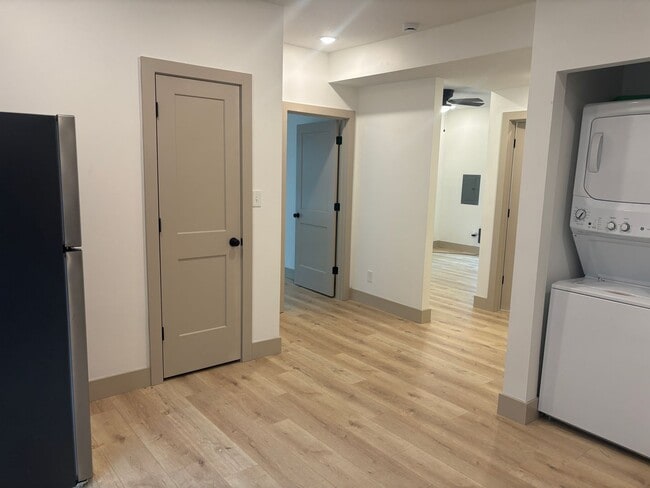 Building Photo - 308 W Worley St