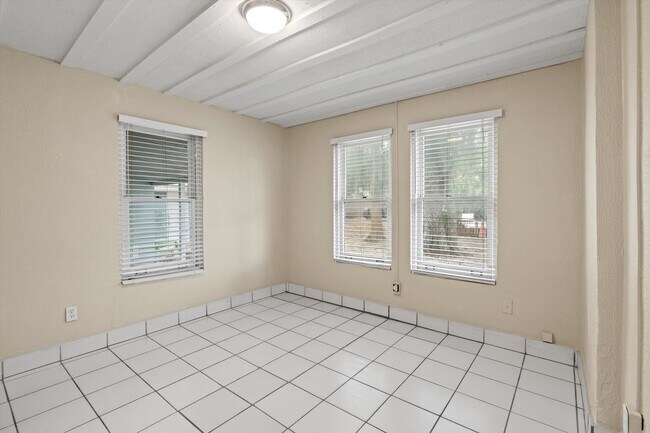 Building Photo - 137 Riberia St
