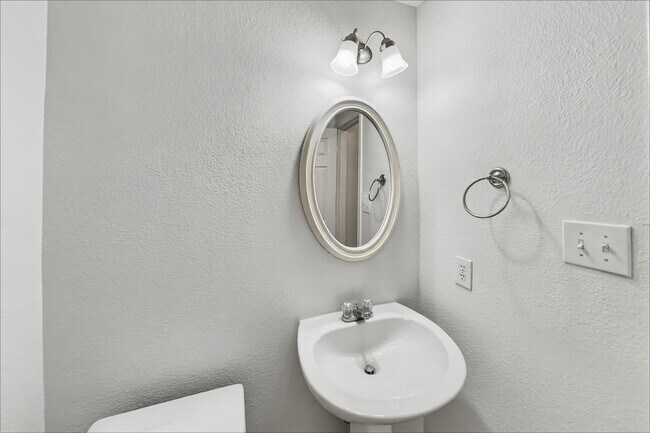 Building Photo - 11011 Pierce Valley Dr