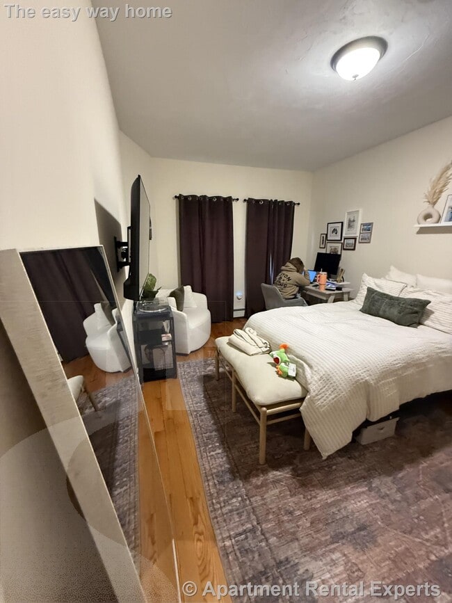 Building Photo - 58 Medford St