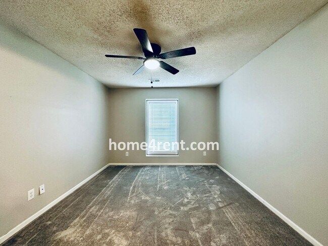 Building Photo - Elegant Cul-de-Sac Retreat with 5th Bedroo...