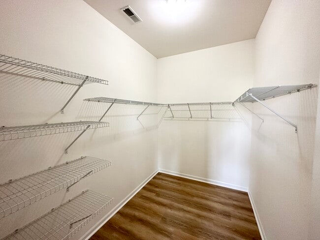 Building Photo - 1308 Charlevoix Way