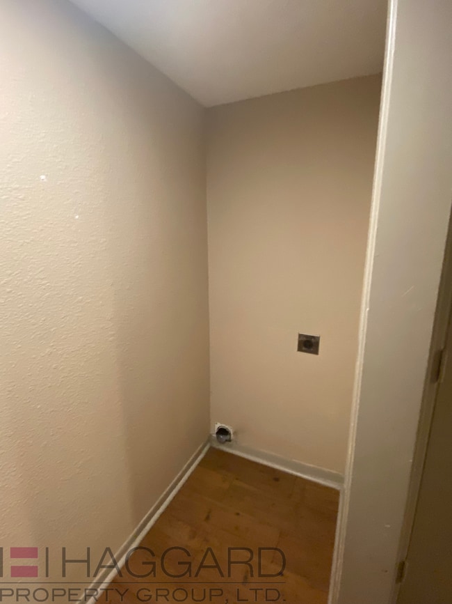 Building Photo - Move in Ready Duplex in Frisco!