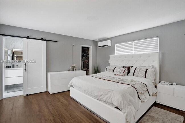 Building Photo - 2101 N 52nd Ave