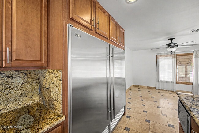 Building Photo - 5403 S Heather Dr
