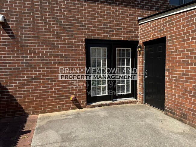 Building Photo - 9101 Parktop Ln NW