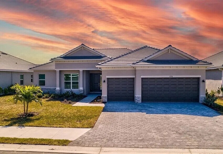 Building Photo - 7796 Lakes Edge Ln