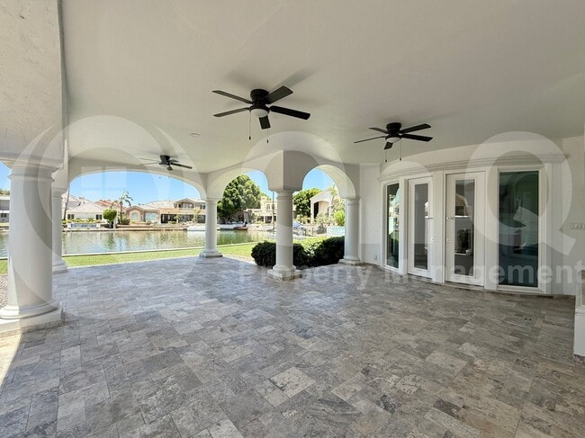 Building Photo - 1523 E Treasure Cove Dr