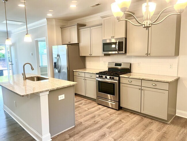 Building Photo - 816 Riley Ln