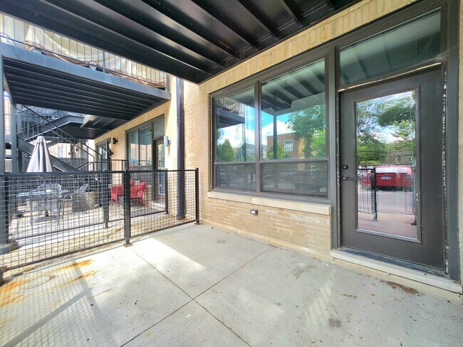 Building Photo - 3228 W Palmer St