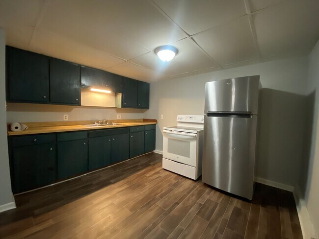 Building Photo - 8088 Blue Springs Pkwy