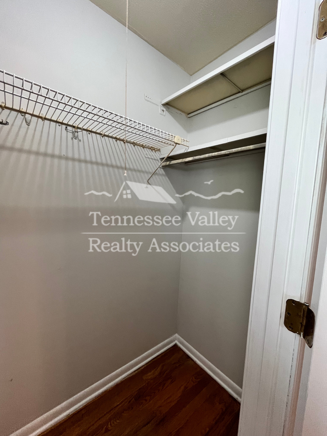 Building Photo - STUNNING 3 BED/2 BATH with Amazing Outdoor...