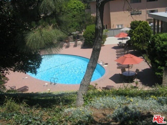 Building Photo - 6708 Hillpark Dr