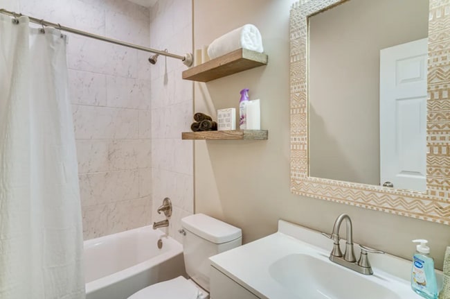 Building Photo - FOR RENT in Crowley!