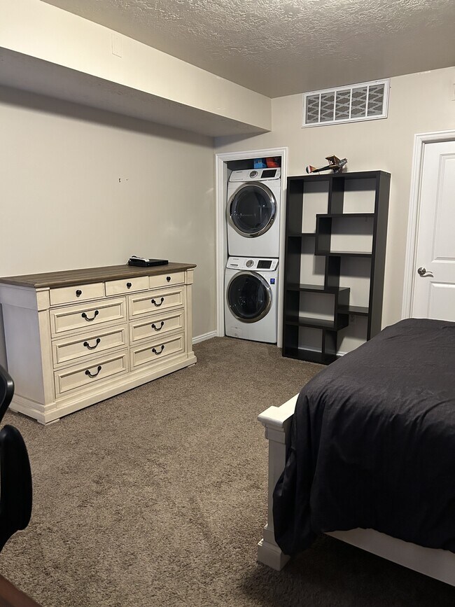 Building Photo - 5 S 500 W